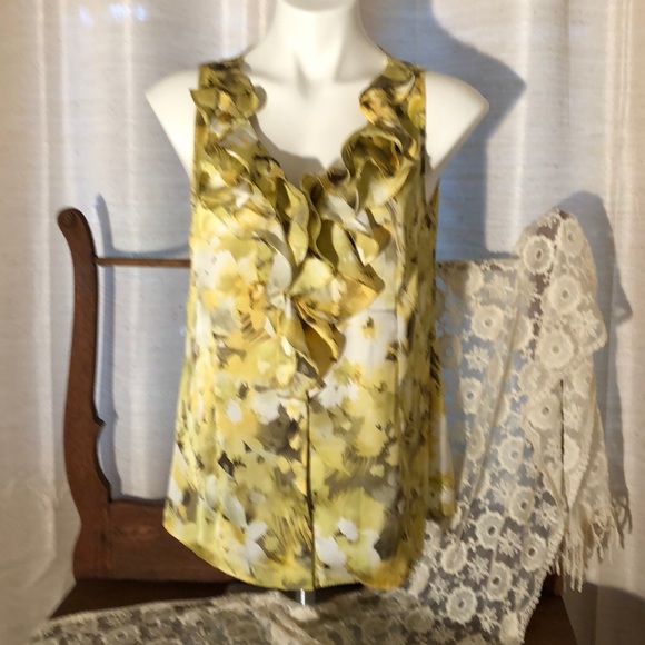 Anne Klein v-neck ruffled floral top, M - Picture 1 of 4